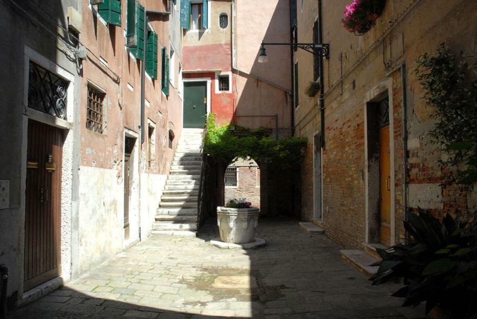 Dorsoduro - Corte Della Comare Benátky Exteriér fotografie